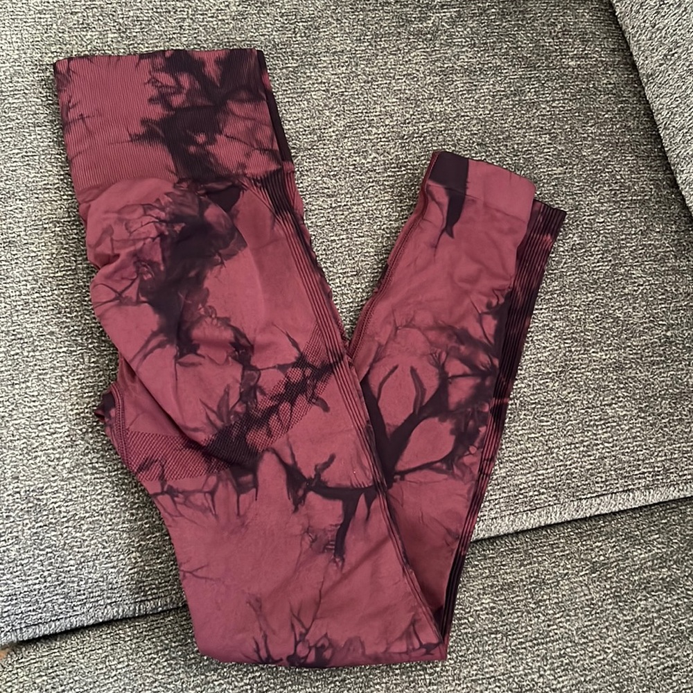 Maroon tie dye leggings